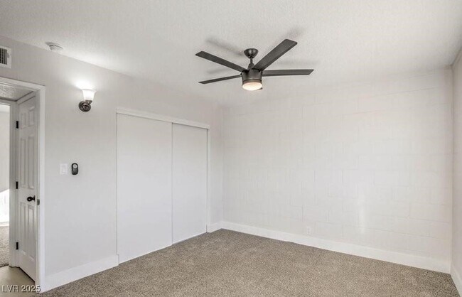 Building Photo - 2033 Hassell Ave