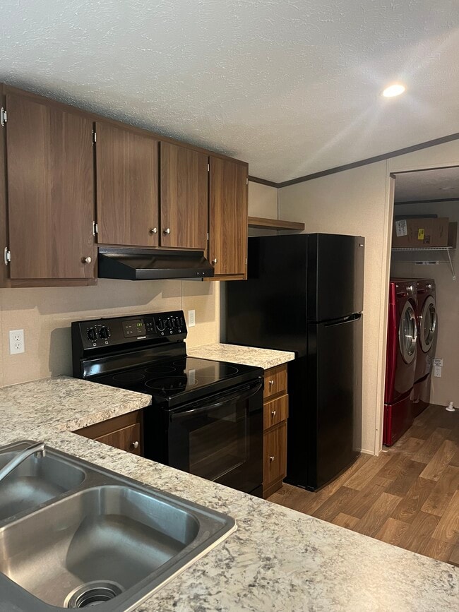 Building Photo - 4374 Loys Dr