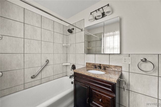 Building Photo - 179 Admiral Rd