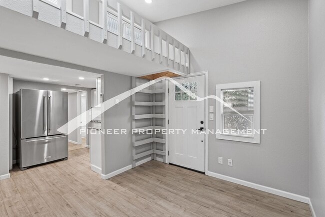 Building Photo - Cozy Colorado Springs Studio with Full Kit...