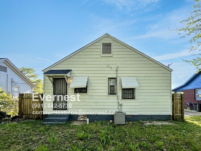 Building Photo - 1507 Wilson St
