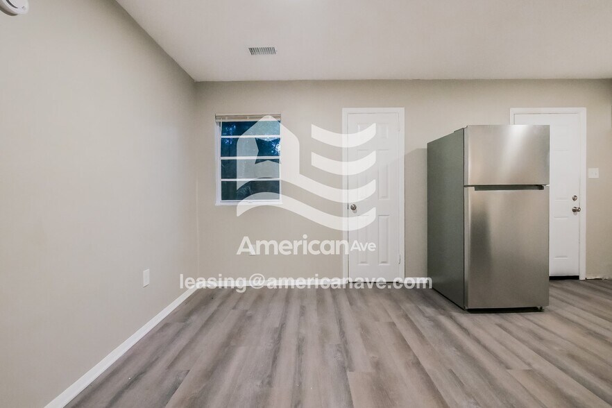 Building Photo - 309 Johns Rd