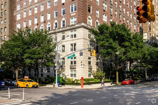 Building Photo - Carnegie Hill