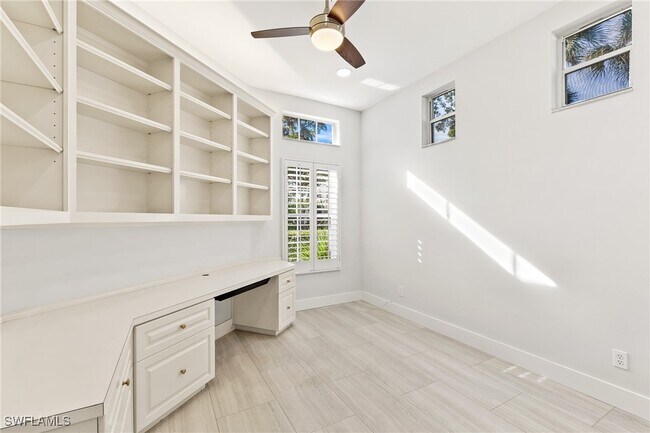 Building Photo - 25000 Cypress Hollow Ct