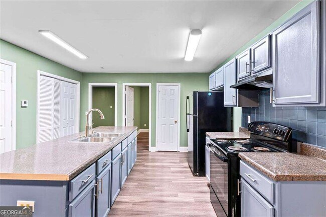 Primary Photo - 930 Hall St NW