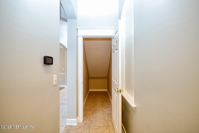Building Photo - 1440 S Burgandy Trail