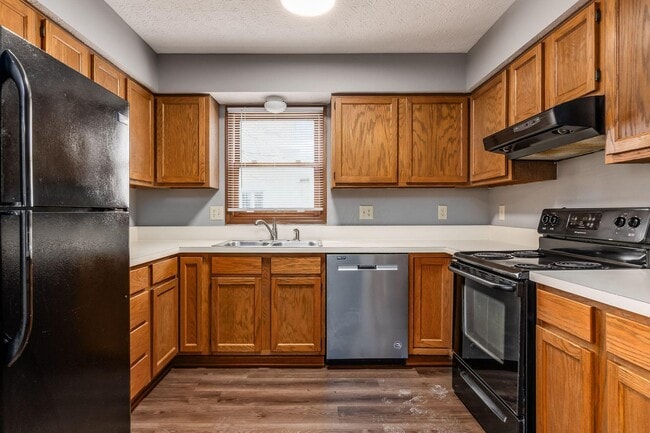 Building Photo - 8308 Talia Ct