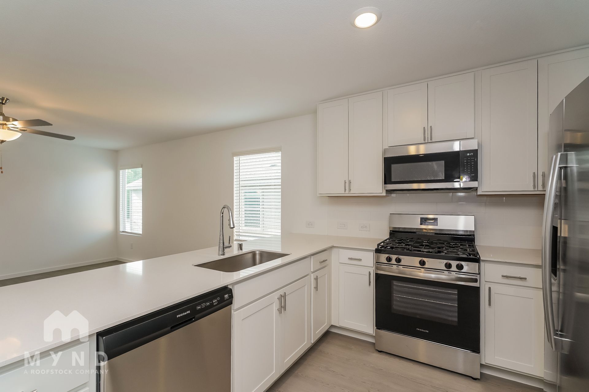 Building Photo - 2728 River Knl Ln