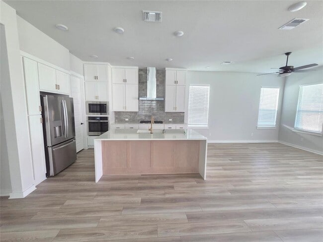 Building Photo - 332 Marisol Bnd