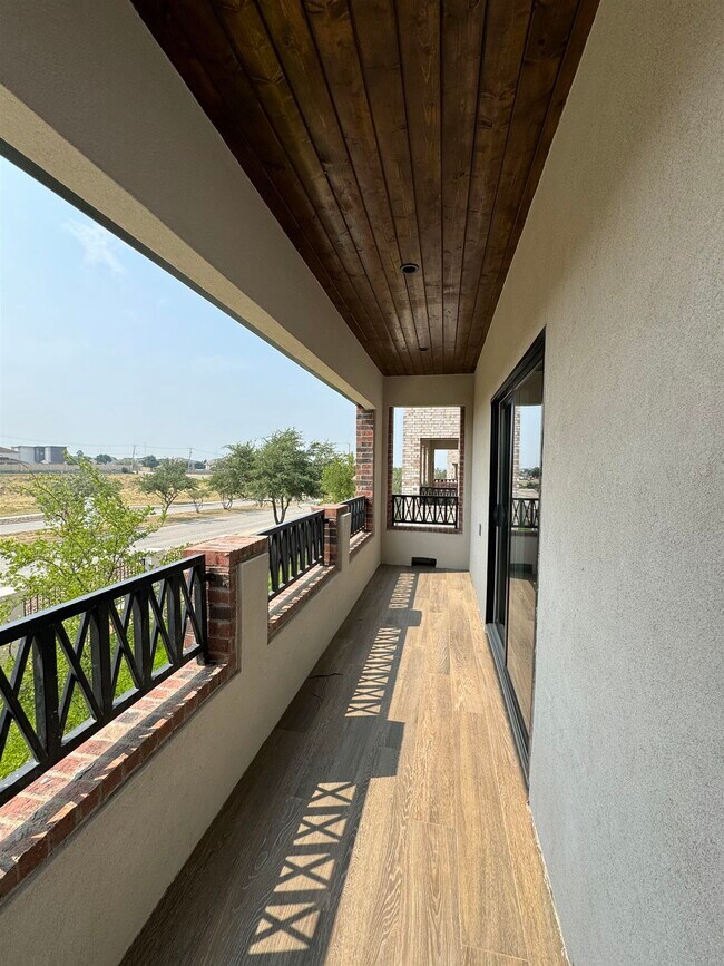 Building Photo - 210 Veracruz Dr