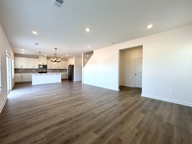 Building Photo - 2372 Woodmeadow Dr
