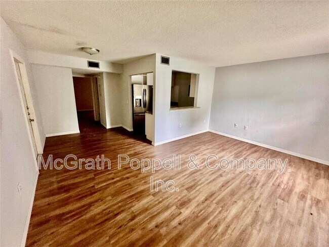 Building Photo - 115 Picardy Villa Cir