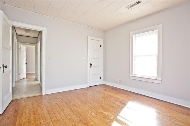 Building Photo - 403 East St