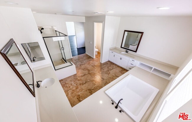 Building Photo - 22379 Driftwood Ct