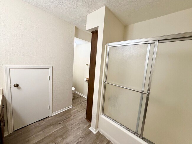 Building Photo - 3825 Kimberly Dr