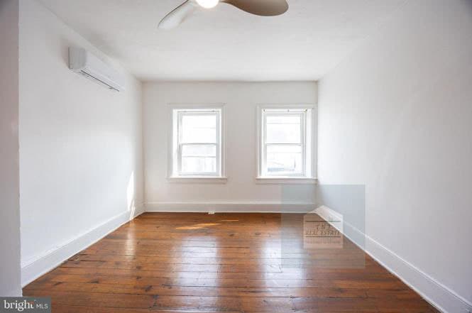 Building Photo - 209 E Martin St