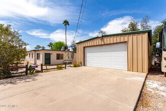 Building Photo - 1436 E Northern Ave