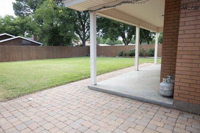 Building Photo - 2824 Barrywood Dr