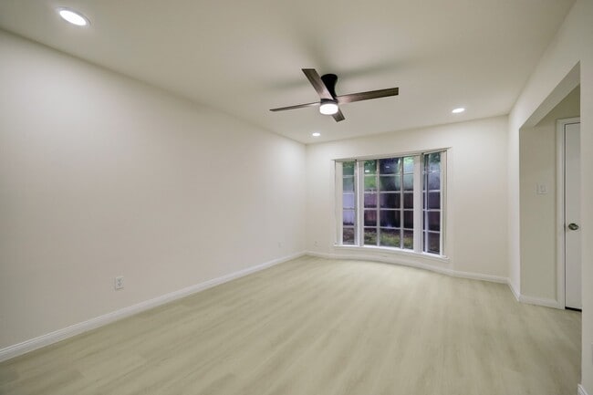 Building Photo - 5506 Bent Bough Ln