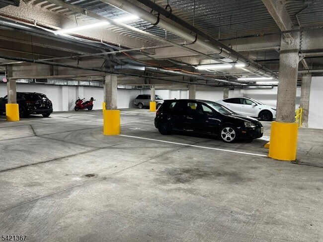 Building Photo - 53 W Palisade Ave