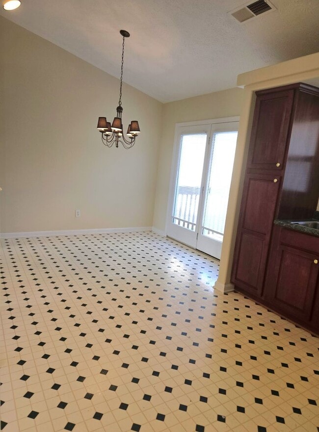 Building Photo - Spring Valley 3 Bedroom one level home !      250916