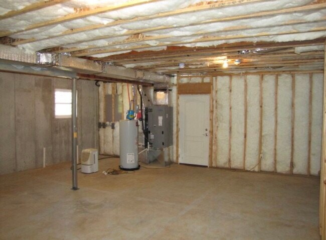 Building Photo - 1125 Cranberry Ct