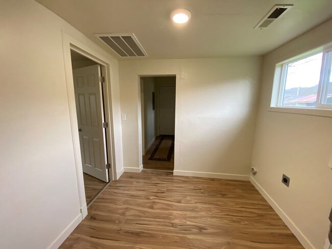 Building Photo - Great Remodeled 3 Bedroom House!