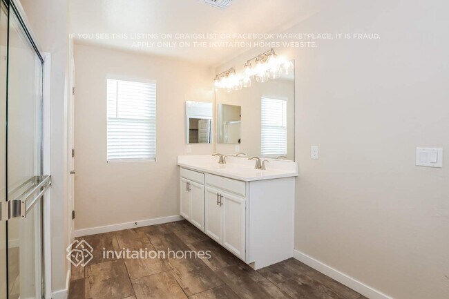 Building Photo - 2351 W Jessica Ln