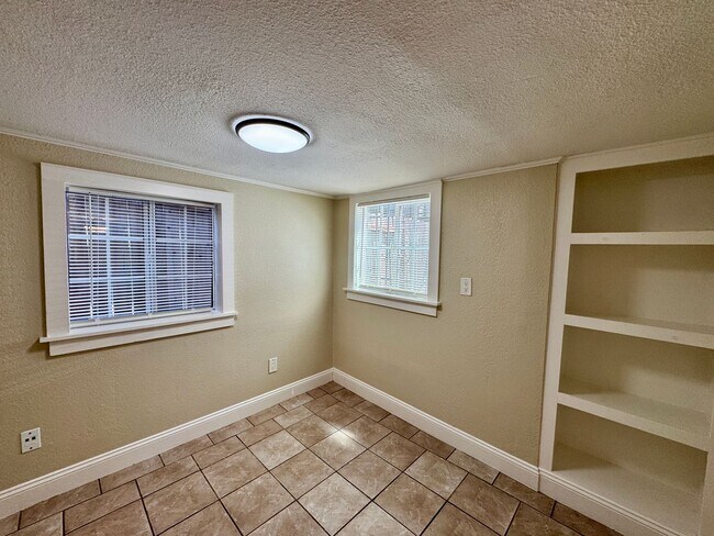 Building Photo - 51913