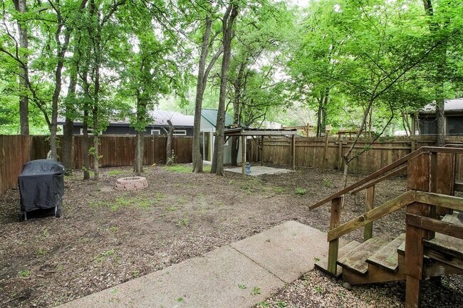 Building Photo - 5411 Hudson St
