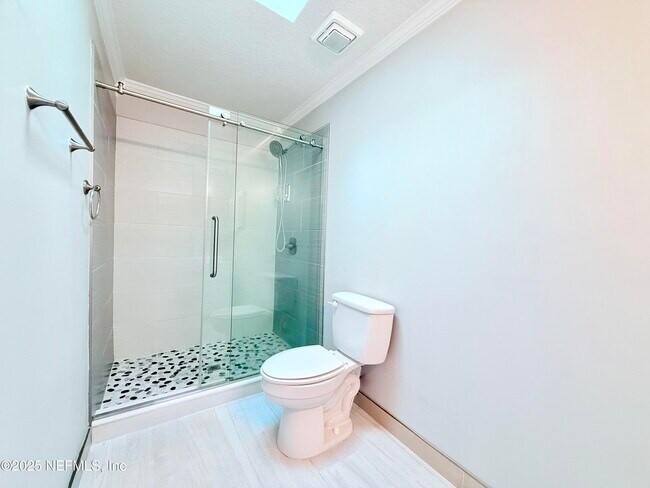 Building Photo - 10373 Windfern Ct N