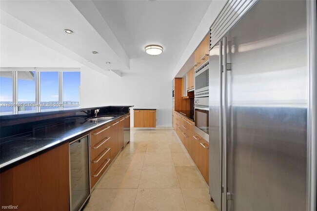 Building Photo - 2 br, 2.5 bath Condo - 1331 Brickell Bay D...