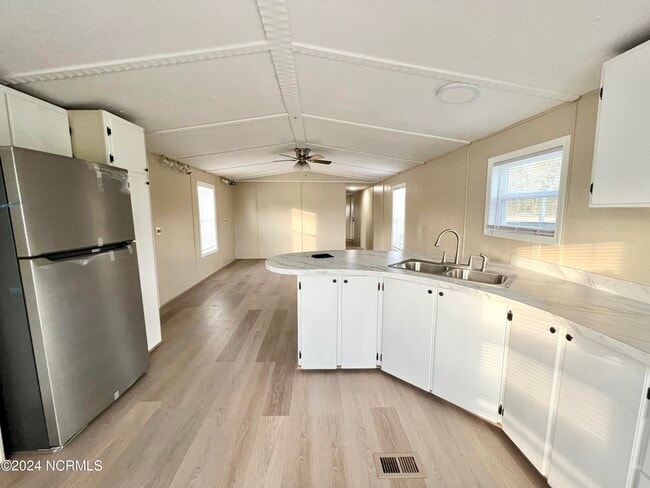 Building Photo - 1642 Virginia Rd