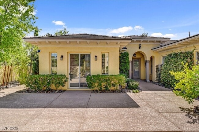 Building Photo - 209 Surtees Point St