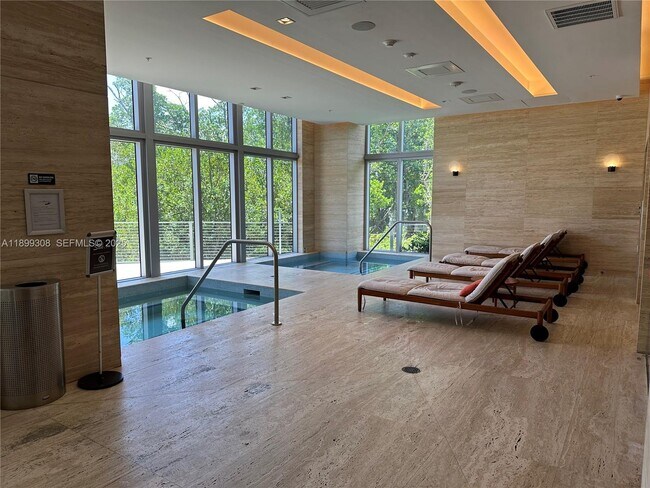 Building Photo - 16385 Biscayne Blvd