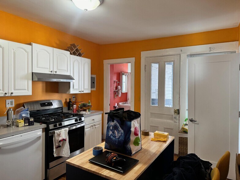 Building Photo - 57 Summer St