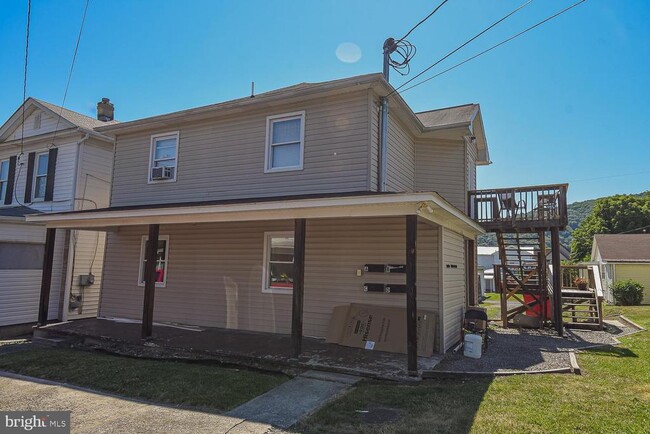 Primary Photo - 53 Gilmore St