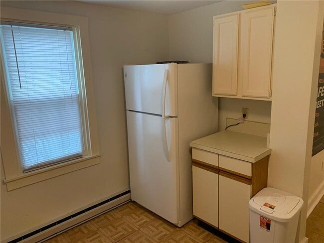 Building Photo - 42 Lee Ave