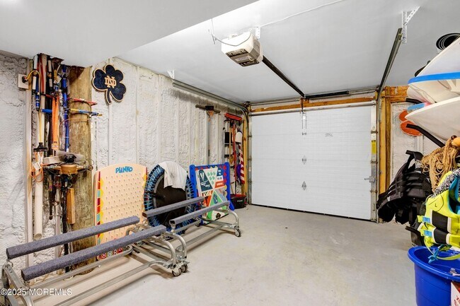 Building Photo - 206 N Lagoon Rd