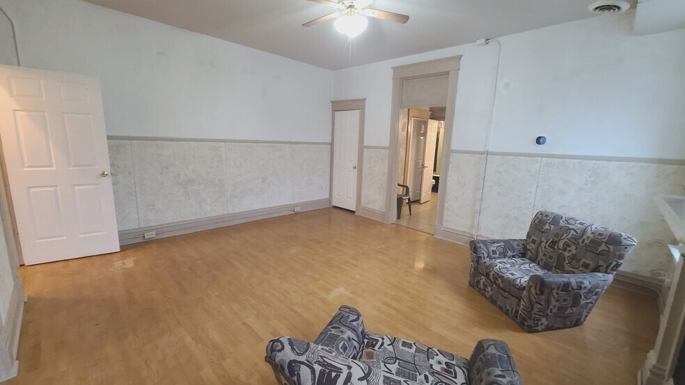 Living room - 2015 Bryan Ave