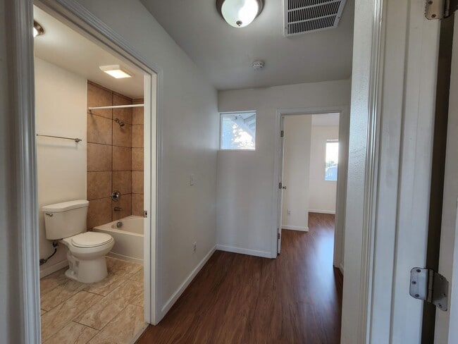 Building Photo - 145 Brookridge Dr