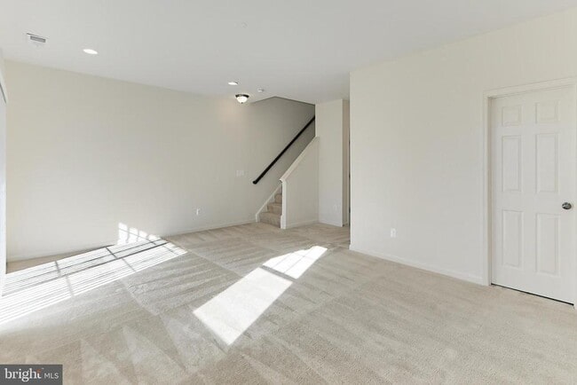 Building Photo - 210 Apsley Terrace