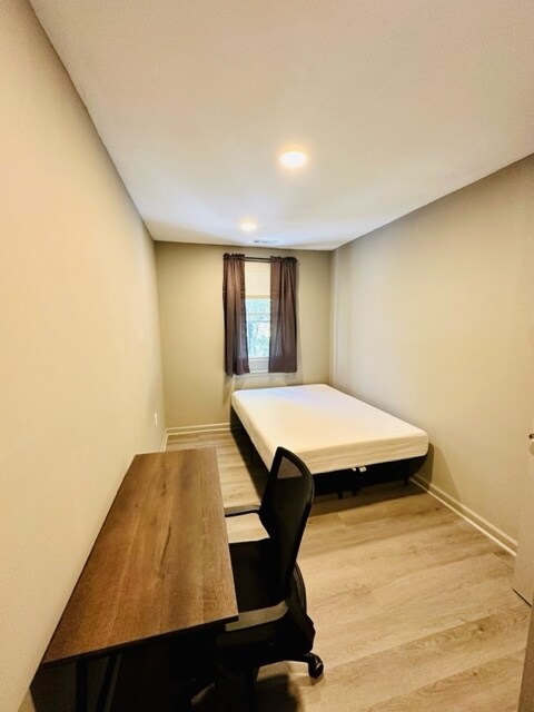 Building Photo - 800 N Broadway