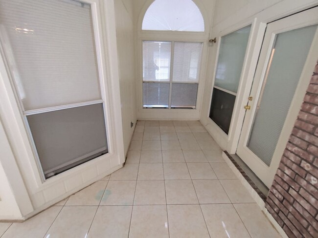 Building Photo - 4819 Brady Ct