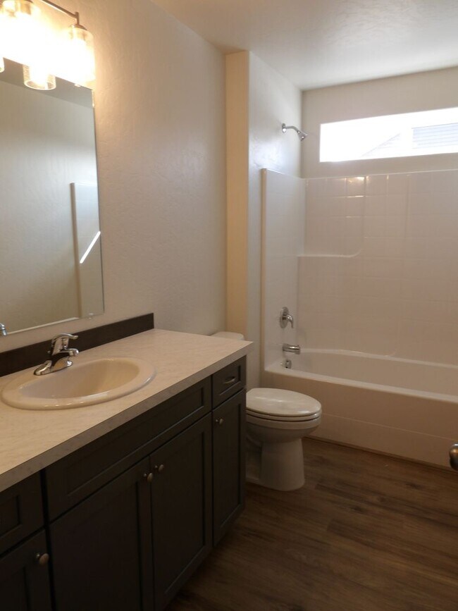 Building Photo - Beautiful home in Rathdrum Idaho