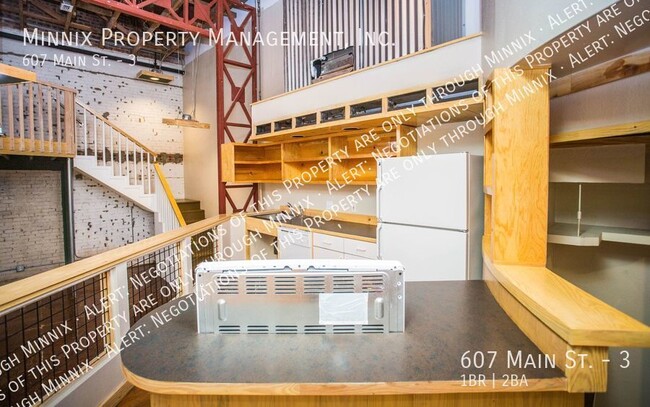 Building Photo - 607 Main St. #03