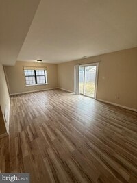 Building Photo - 8 Hewitt Ln