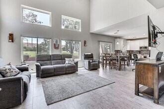 Building Photo - 3043 E Fremont Rd