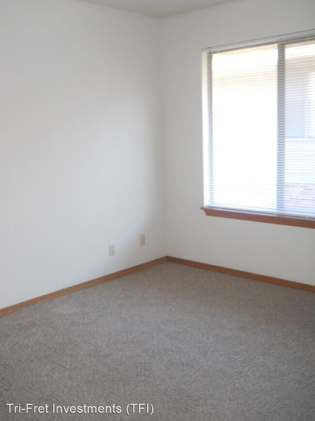 Building Photo - 209-266 E Erie St