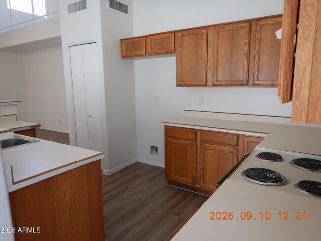 Building Photo - 4151 E Silverwood Dr